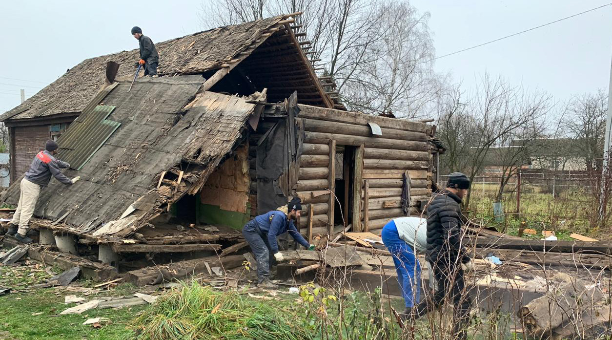 Снос и демонтаж старого дома и дачи в Красногорске с вывоз мусора и уборкой